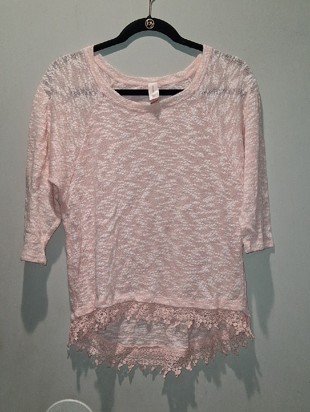 Cute Ladies "XL" Pink Top W/Embroidery